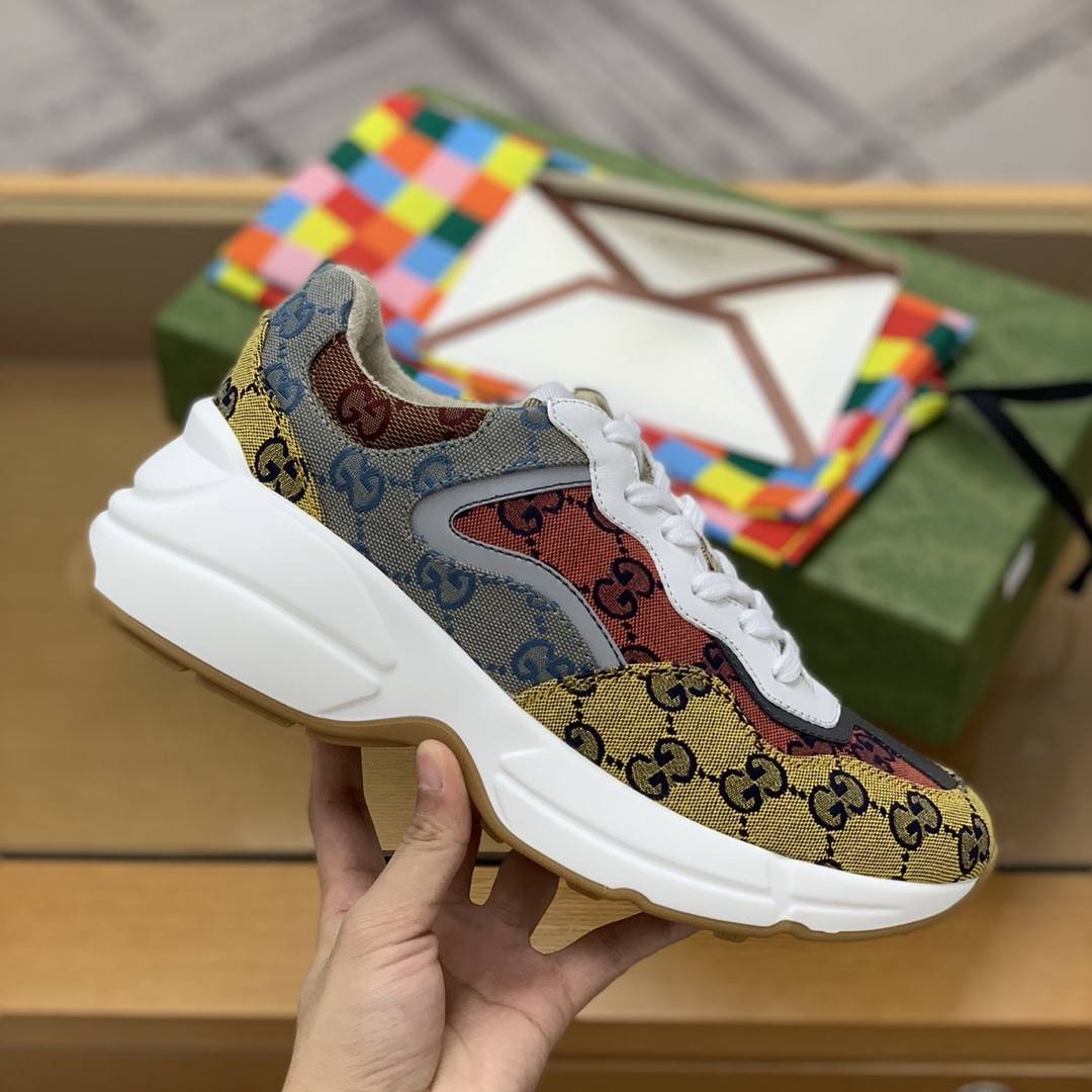 GU*IRetro Clunky Sneaker