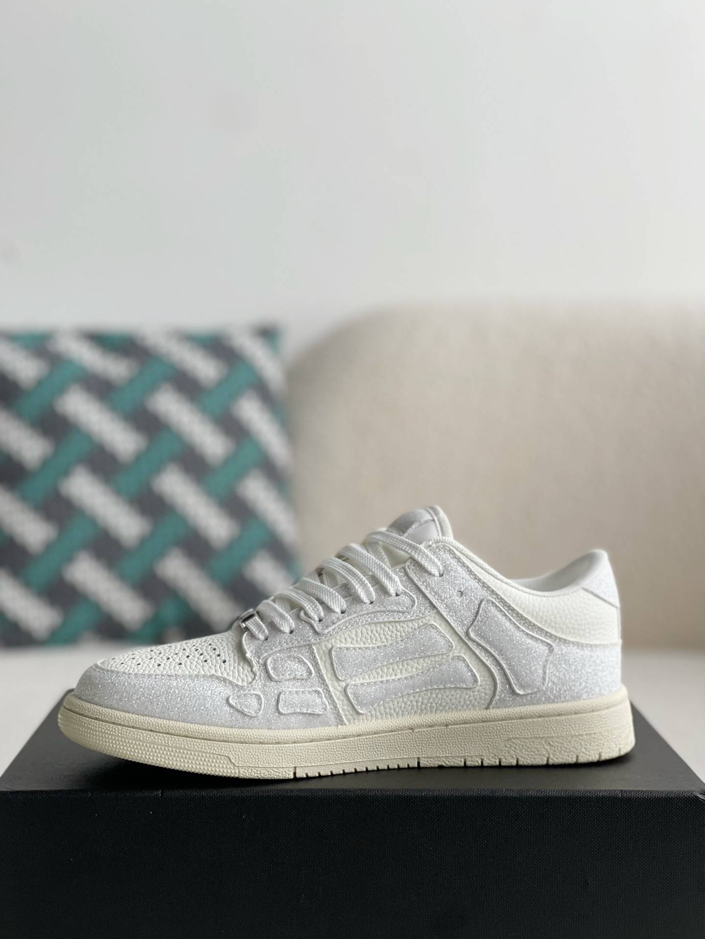 A*RI Bone Sneakers