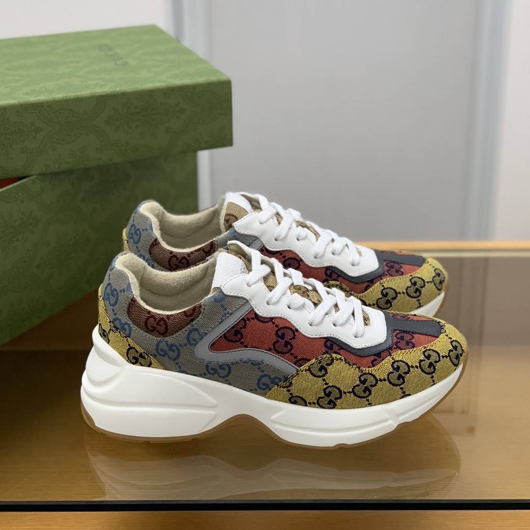GU*IRetro Clunky Sneaker