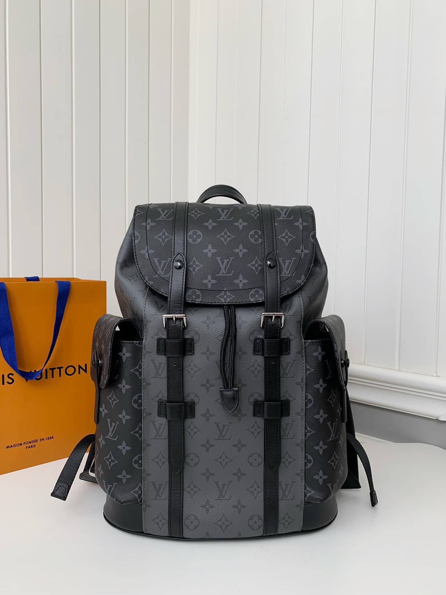 L*V CHRISTOPHER Backpack MM45419 Top Quality Size: 38 * 44 * 21cm