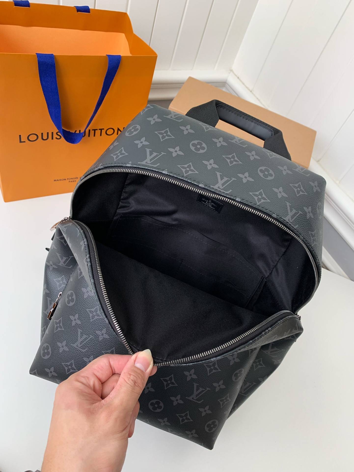 L*V Men's DISCOVERY Black Flower Backpack M43186 Top Quality Size: 30 * 40 * 20cm
