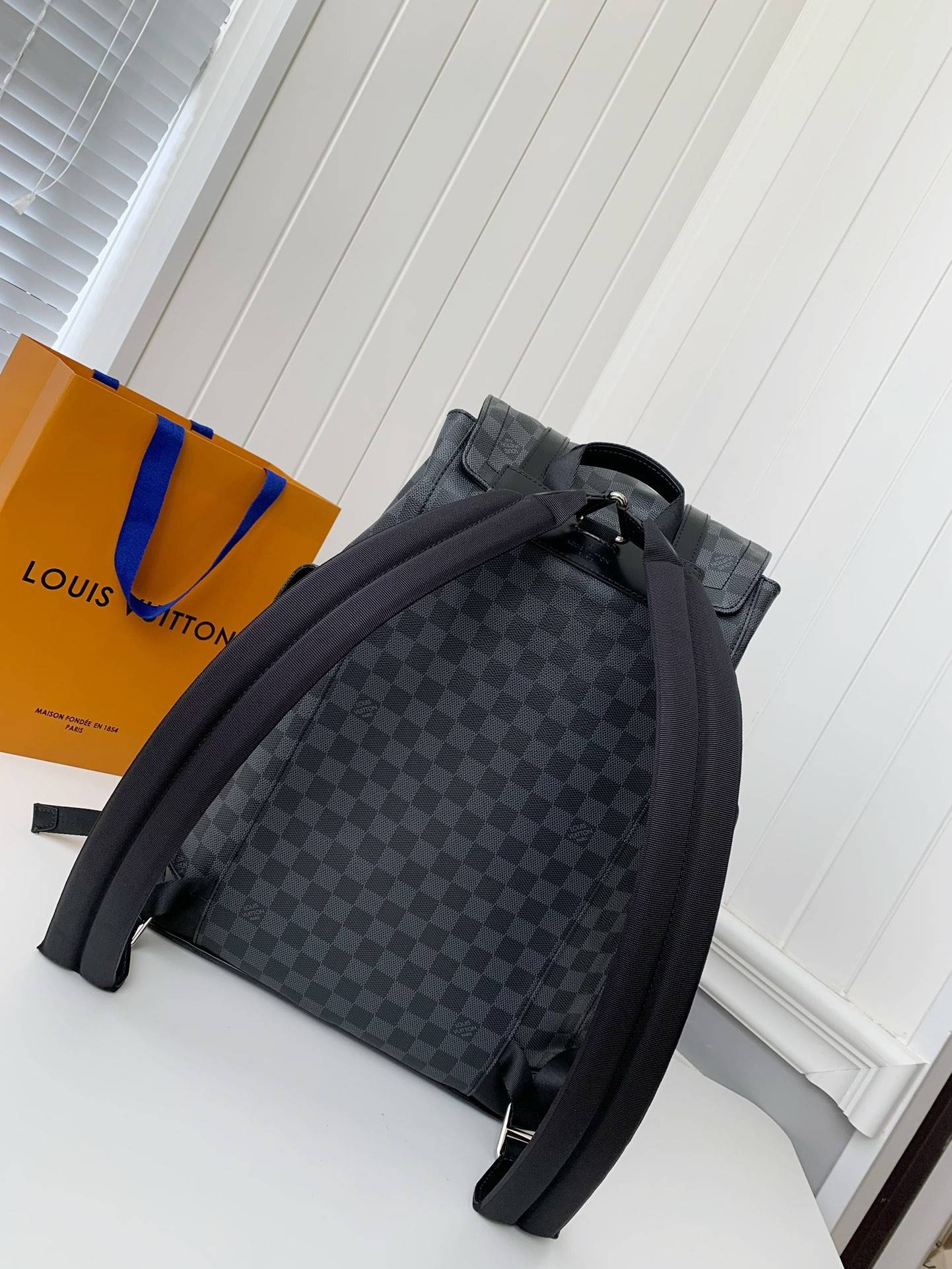 L*V CHRISTOPHER Backpack N41379 Top Quality Size: 38 * 44 * 21cm