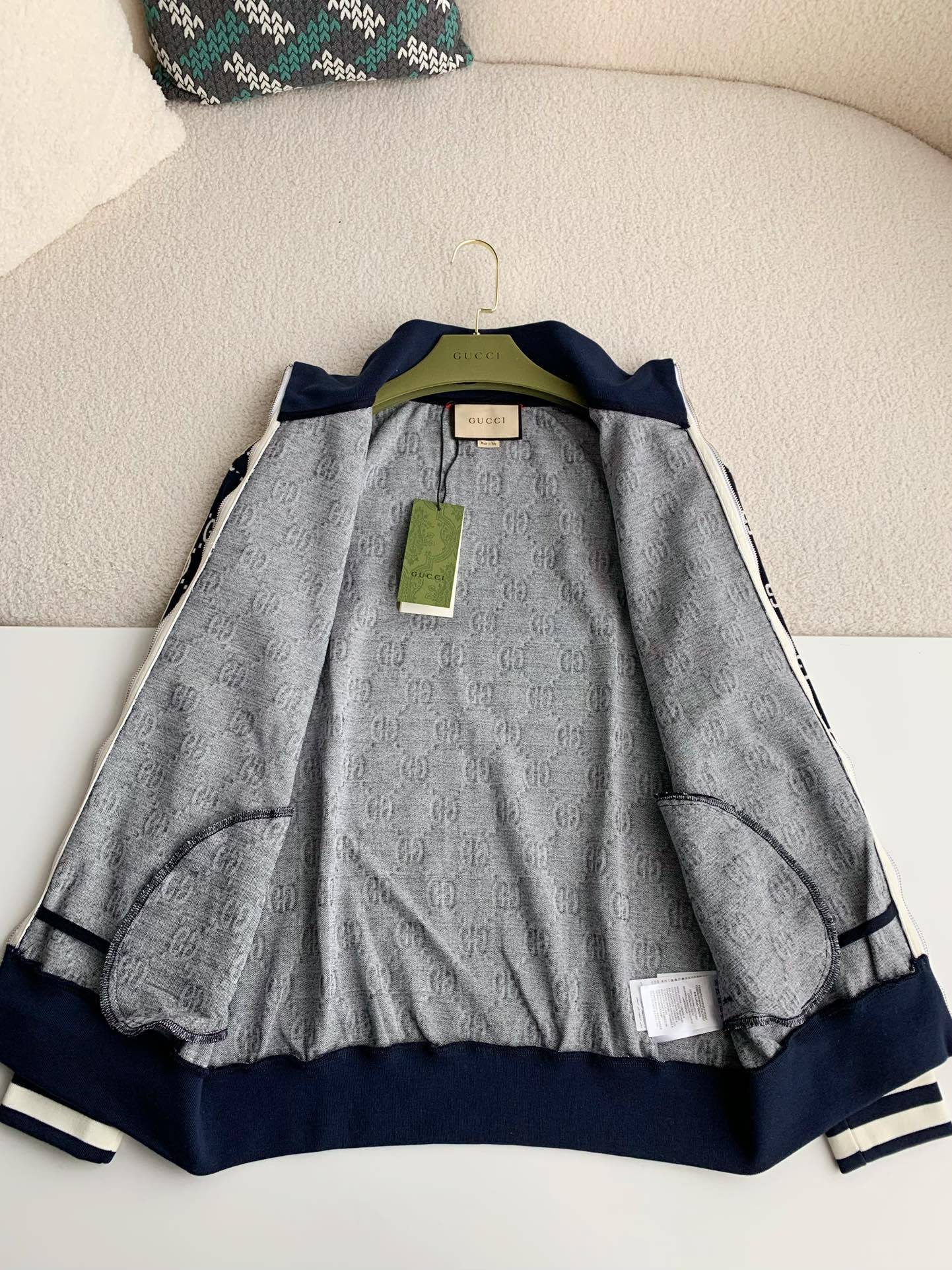 G*u*i men's knitted sweater jacket
