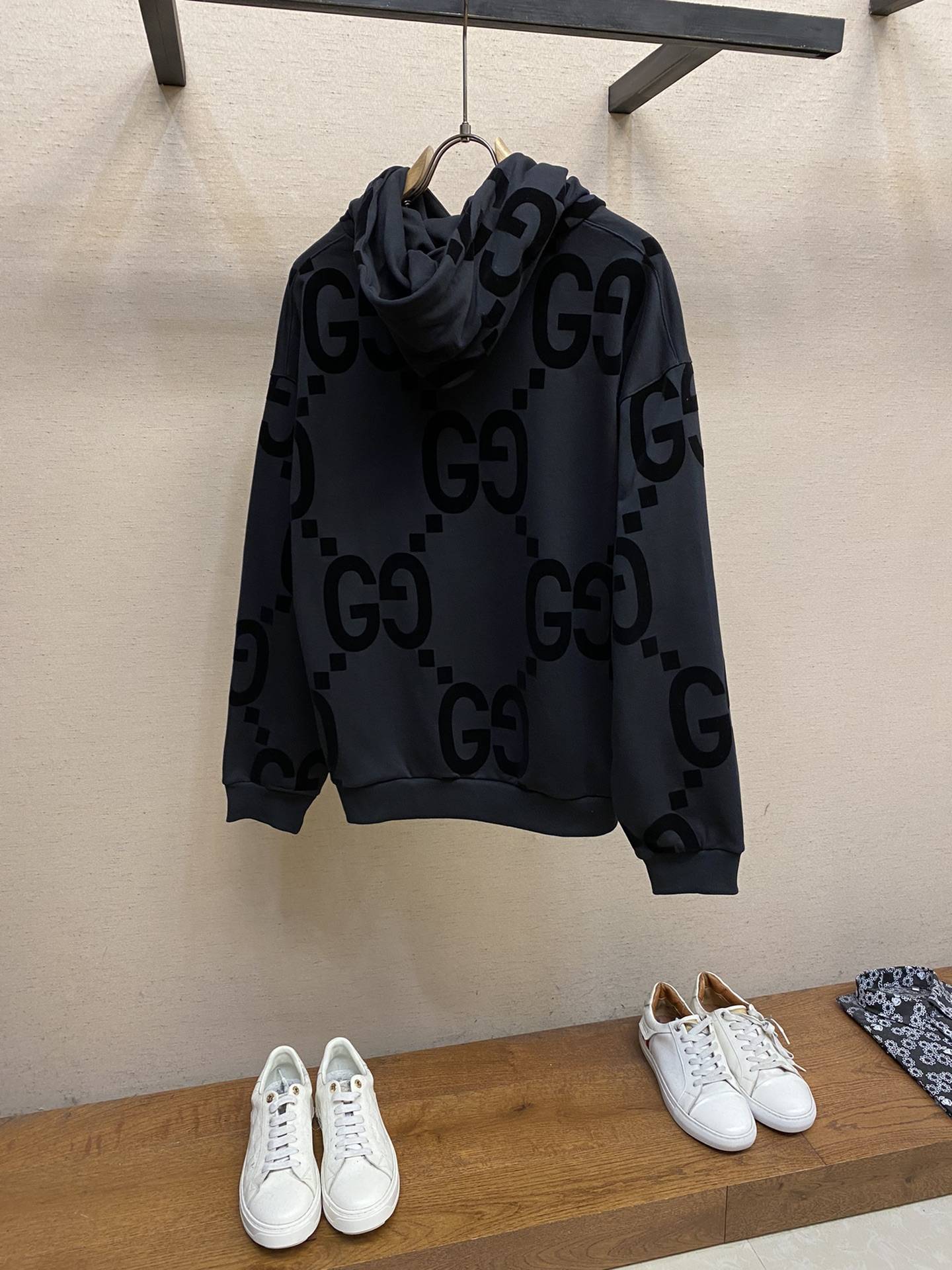 G*u*i men's and women's hoodies
