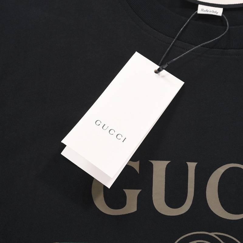 G*u*i men's and women's black t-shirt
