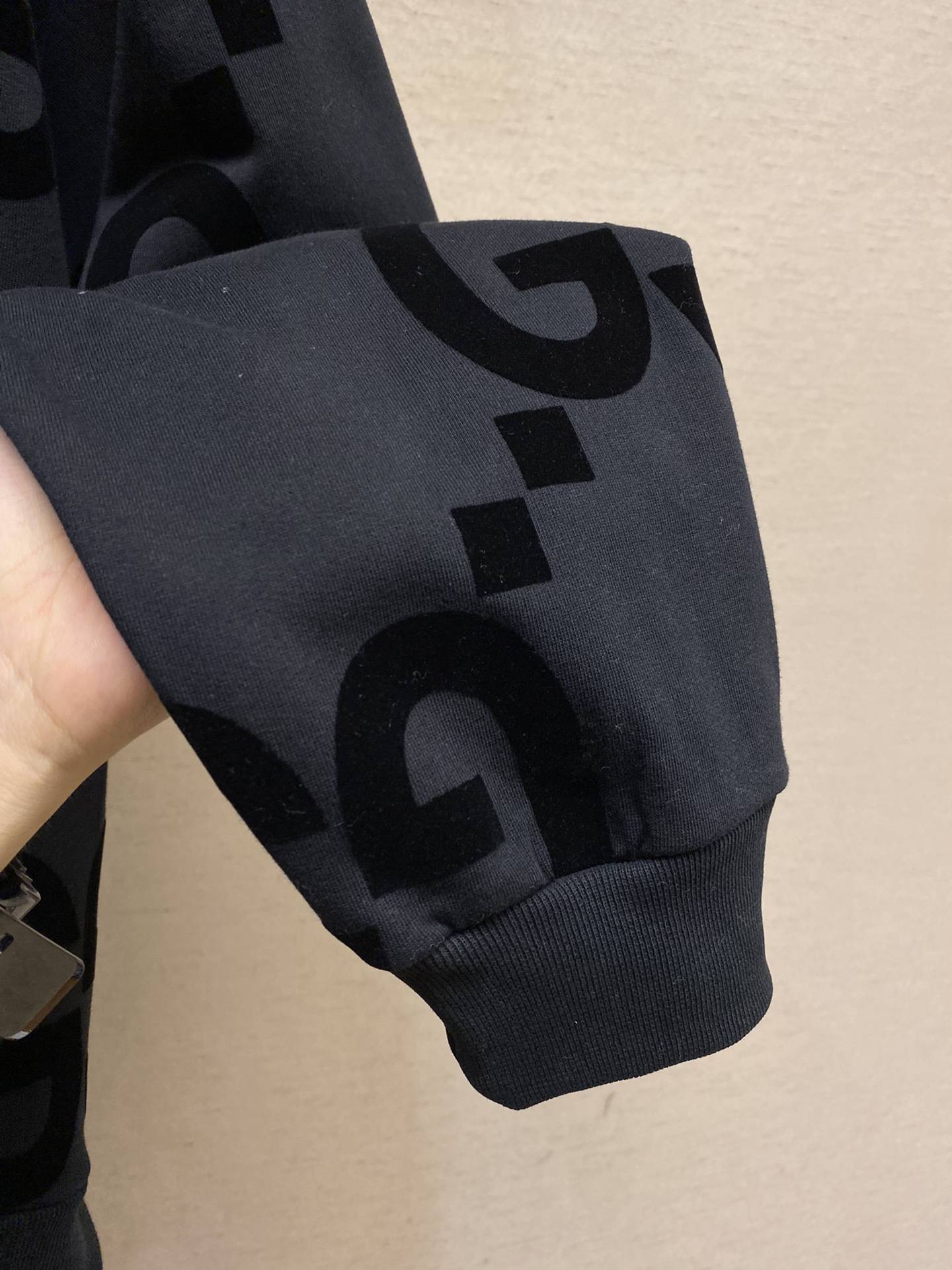 G*u*i men's and women's hoodies