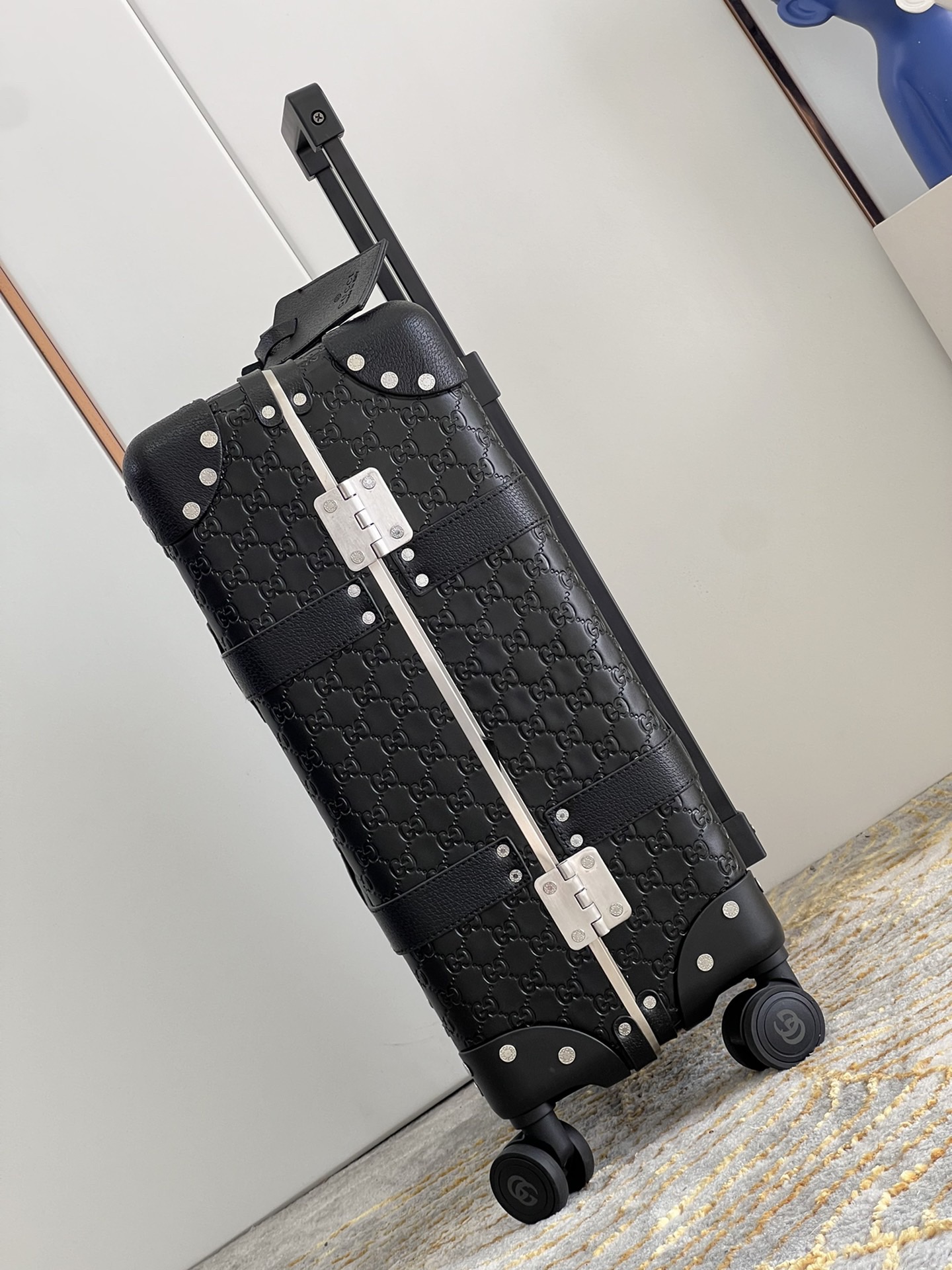 G*u*i suitcase/trolley case f905 retro size 20 inches