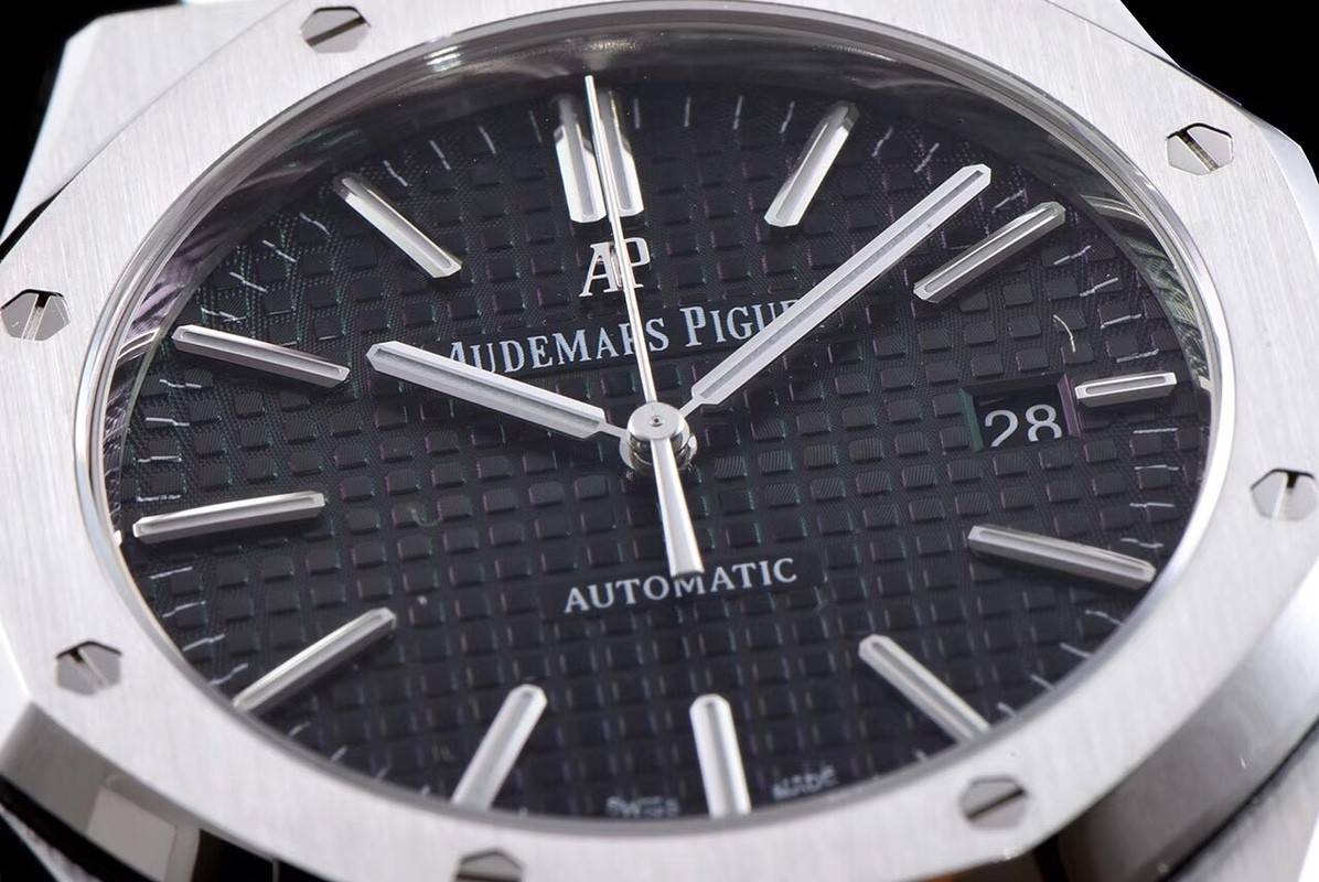 Audemars Piguet Royal Oak 15400 Series Men's Watch 41mm