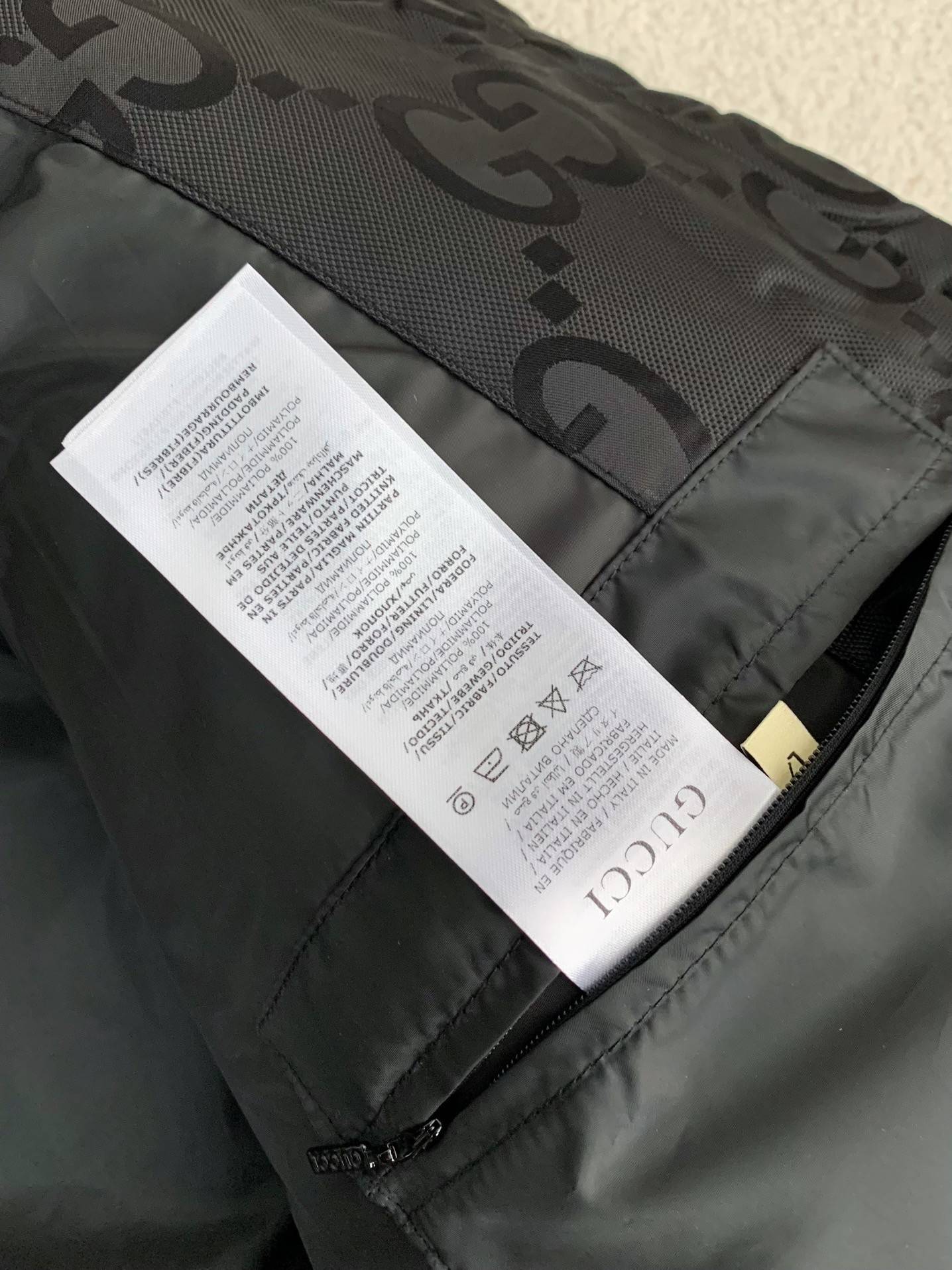 G*u*i boys down jacket
