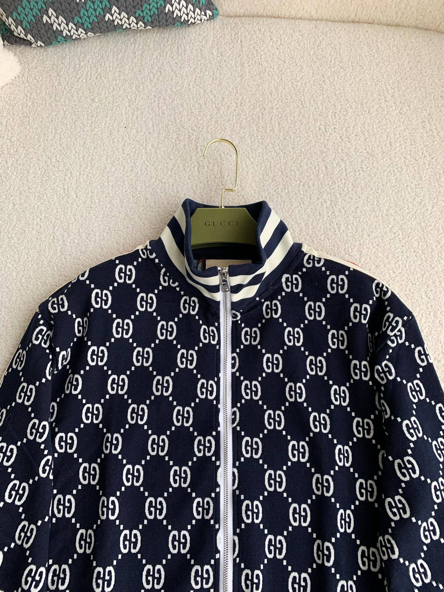 G*u*i men's knitted sweater jacket
