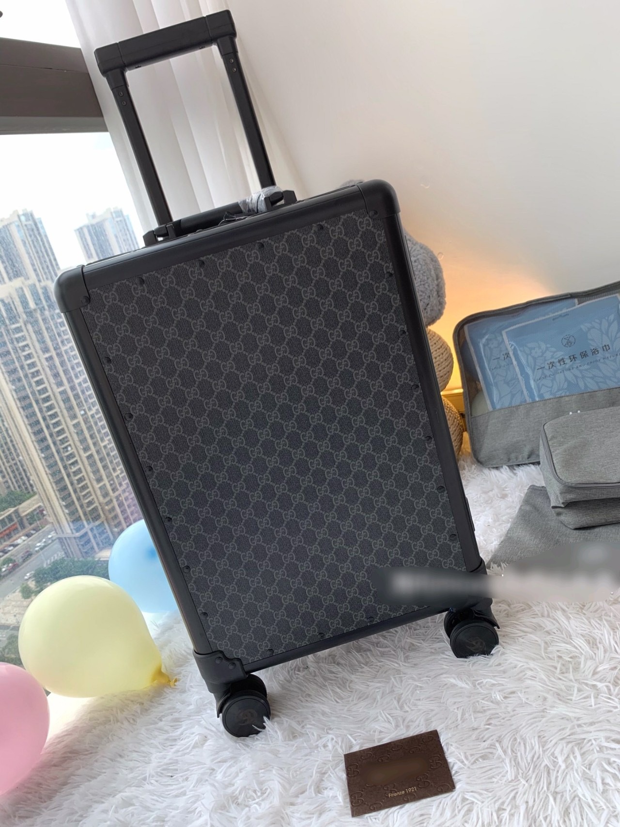 G*u*i luggage/trolley case vintage size 20 inch