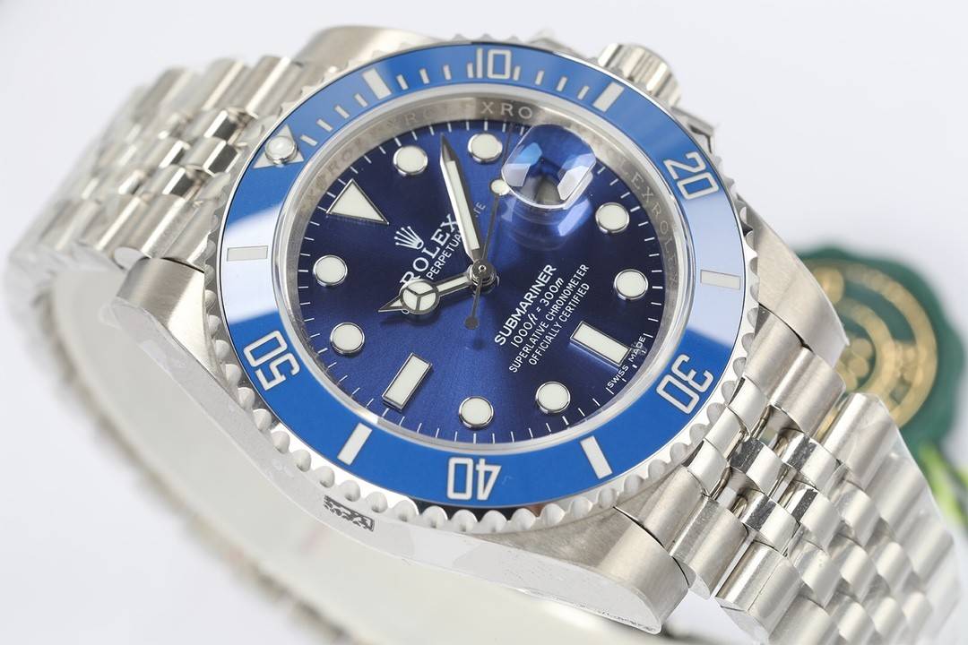 Rolex Submariner Series 40 Men's Watch