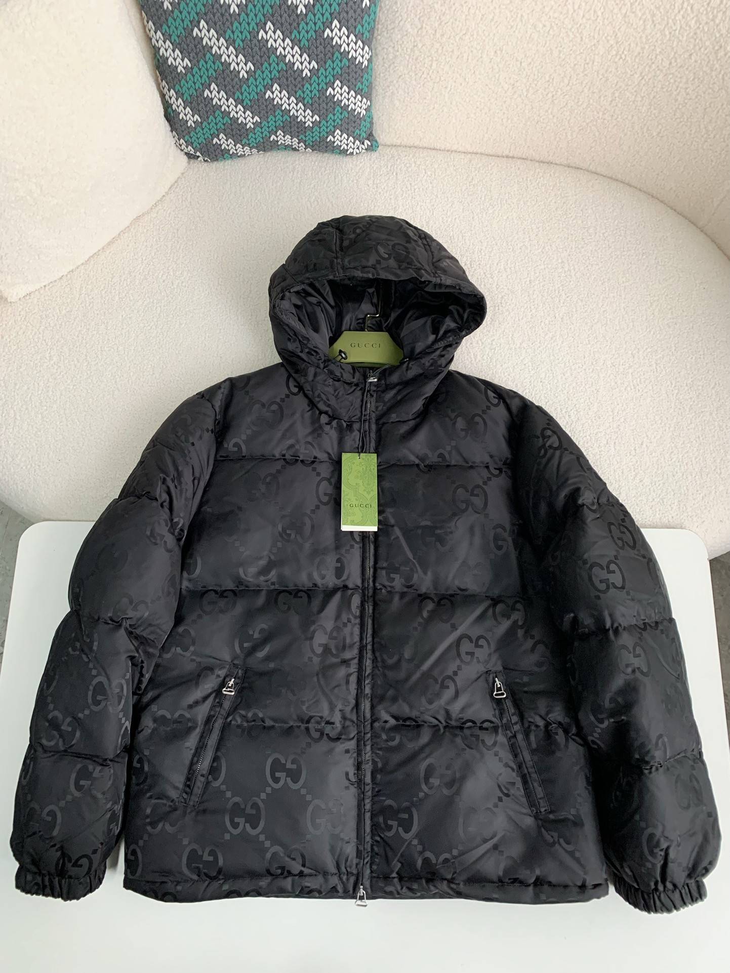 G*u*i boys down jacket