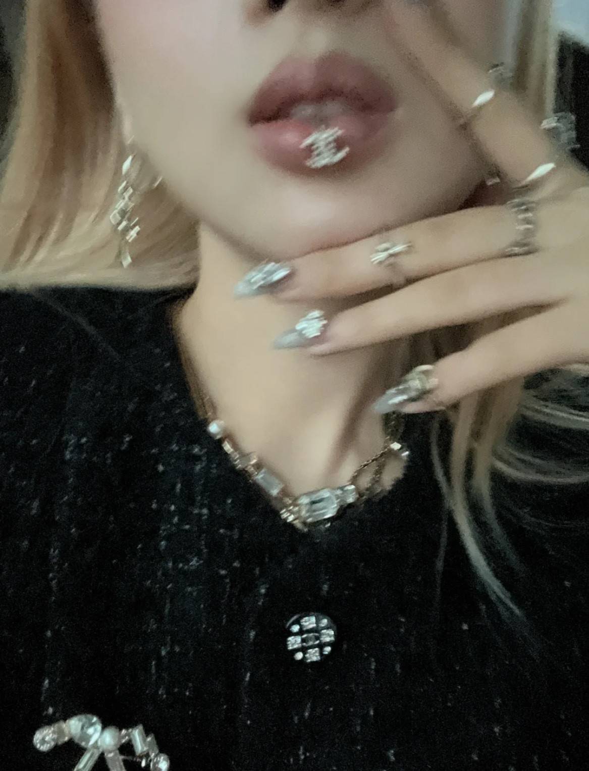 Chanel lip nails