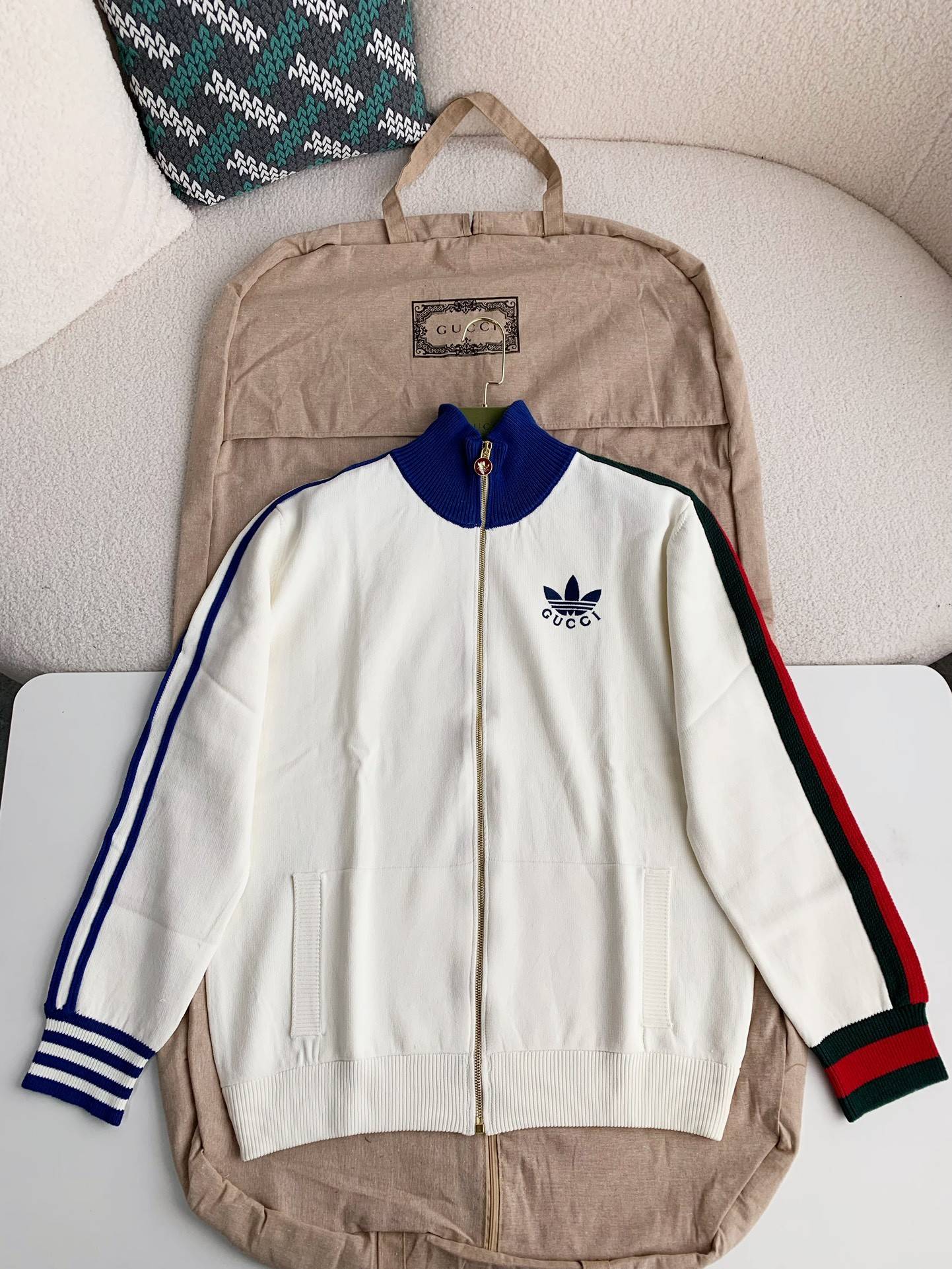 G*u*i x adidas men's knitted sweater jacket
