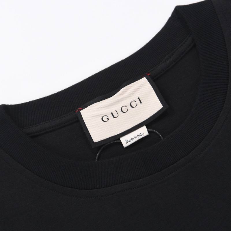 G*u*i men's and women's black t-shirt