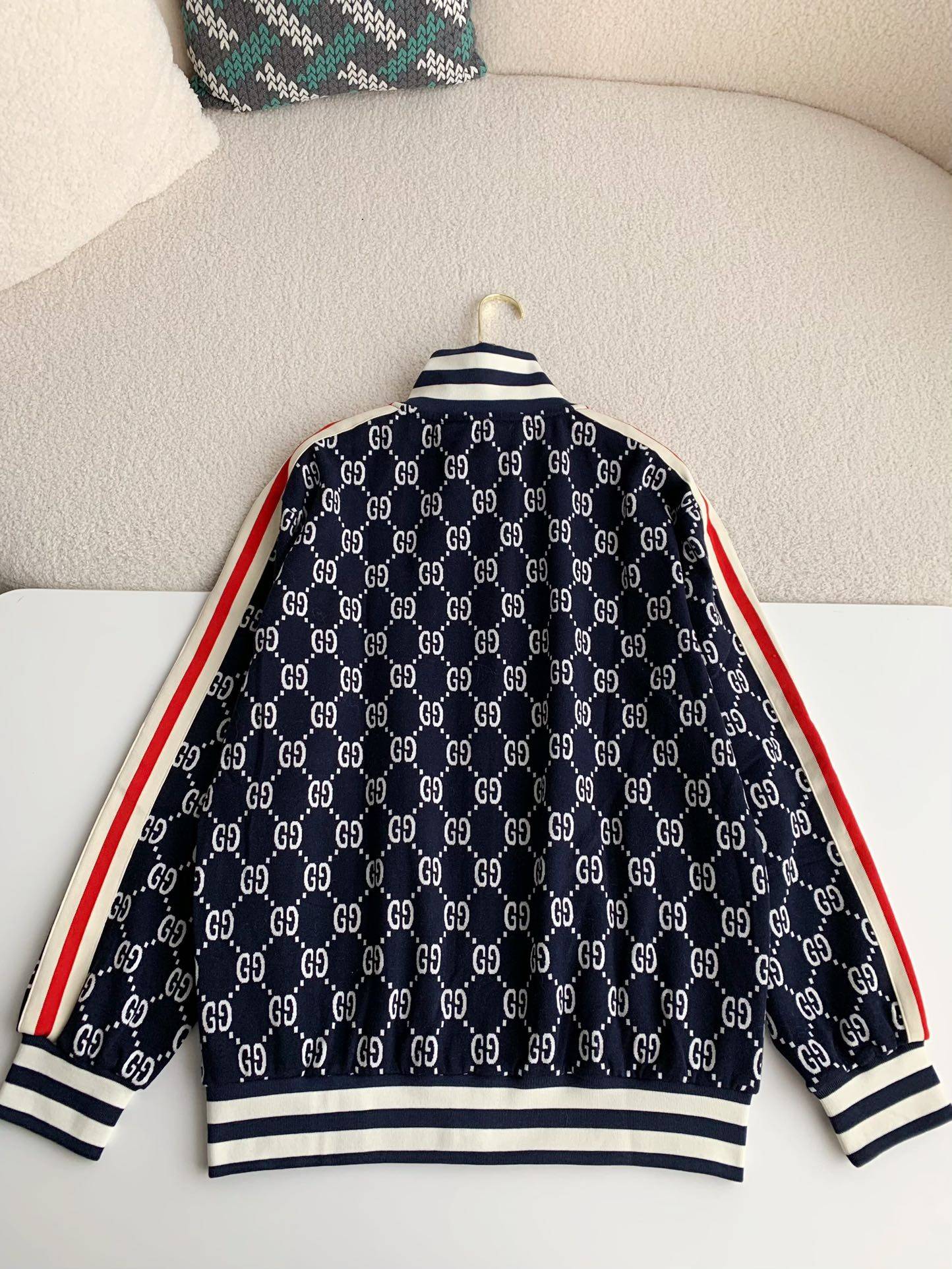 G*u*i men's knitted sweater jacket