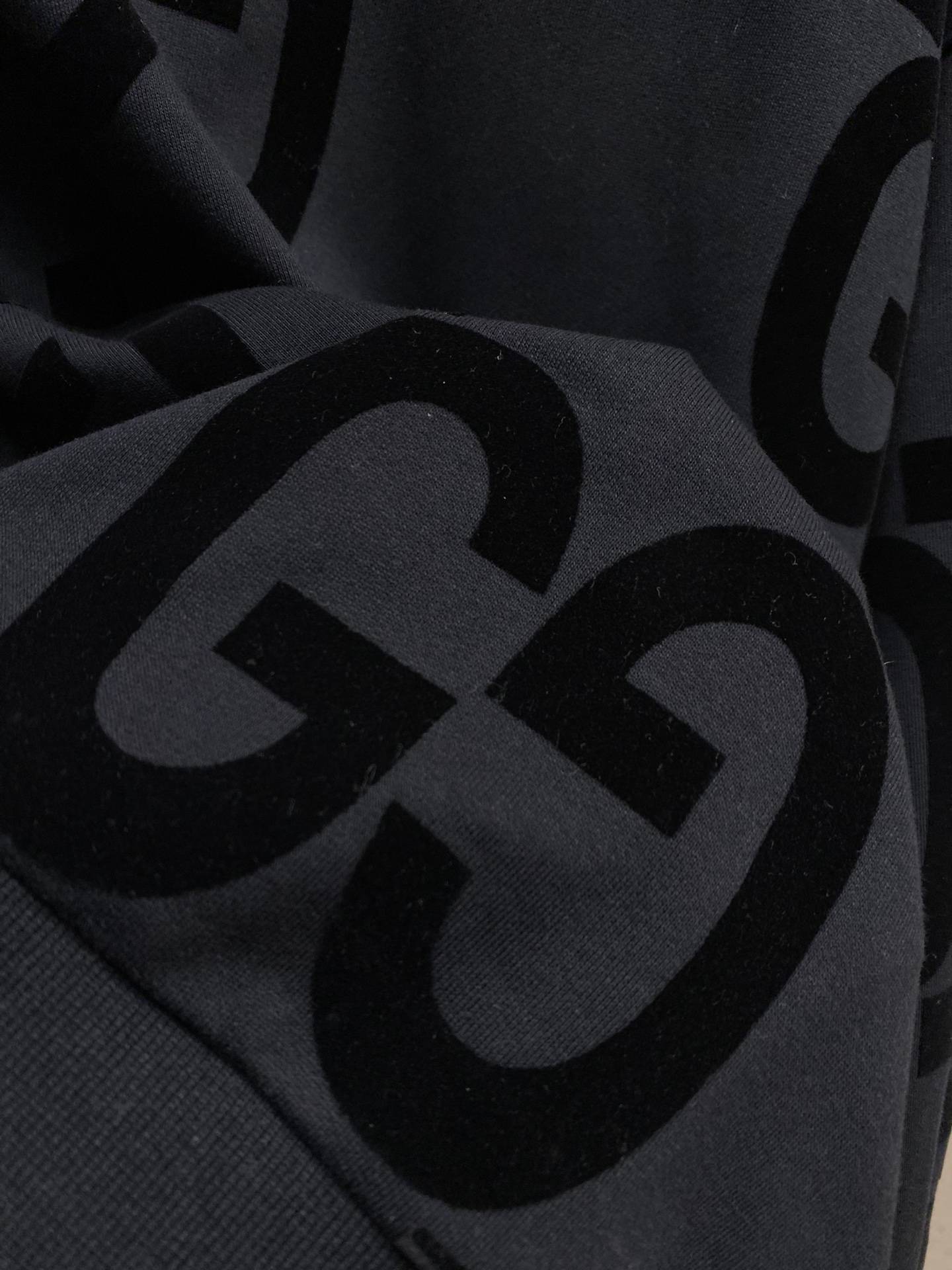 G*u*i men's and women's hoodies