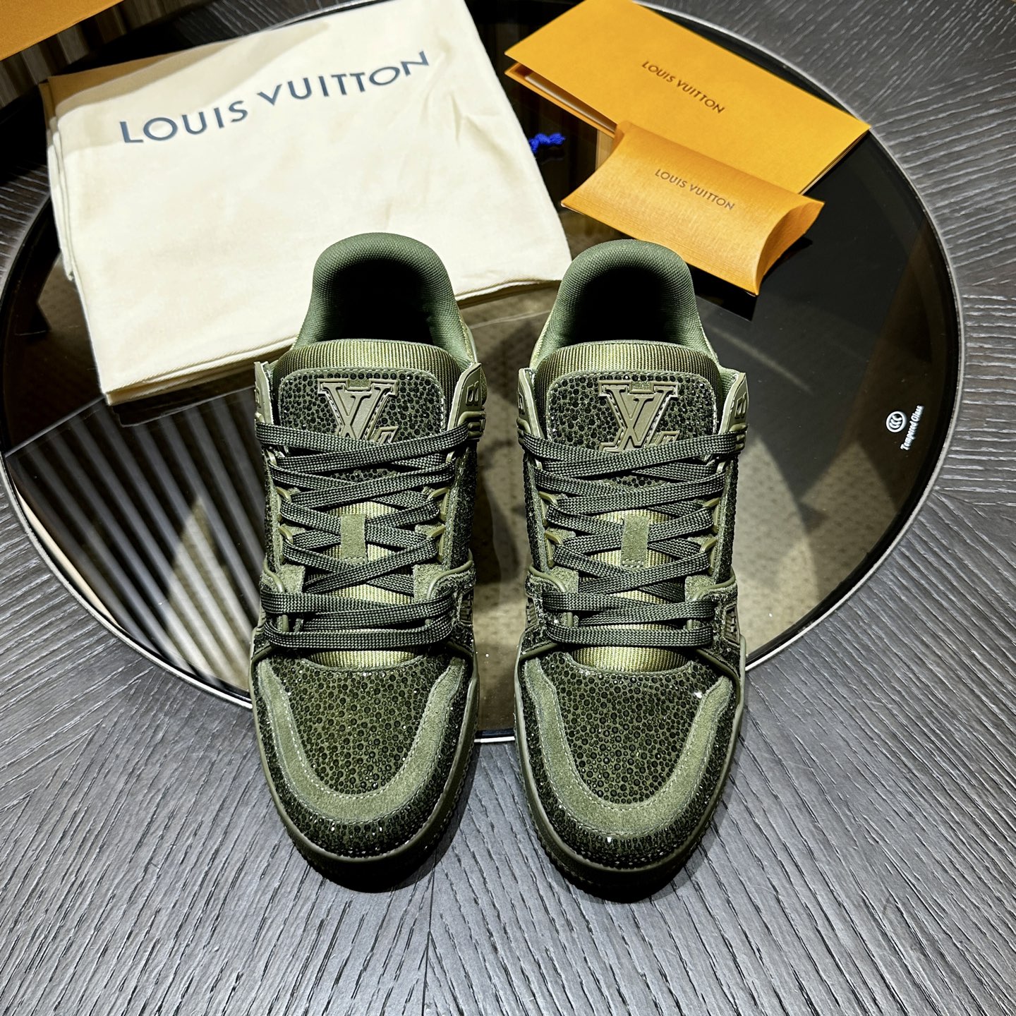 L*V TRAINER Sneakers