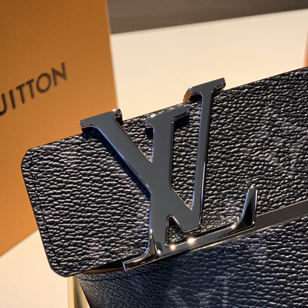 Louis Vuitton LV men's belt  INITIALES  M9043T