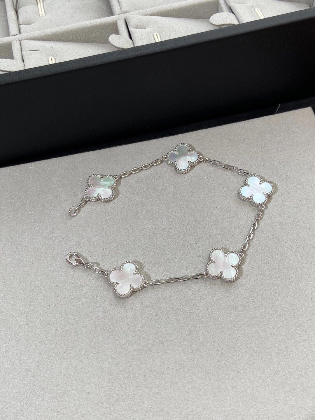 Vca Vintage Alhambra Pendant