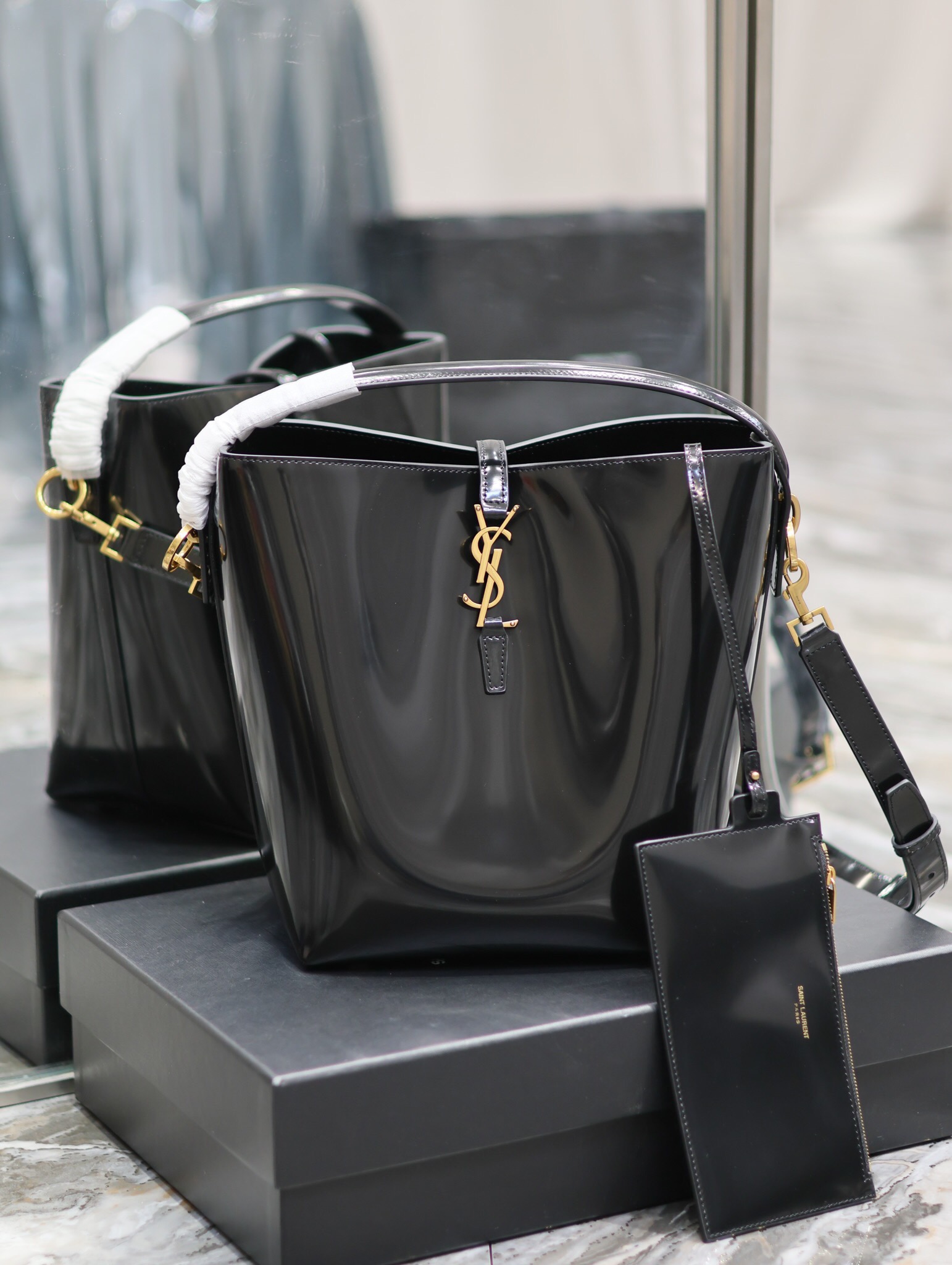 Y*L  LE  5A7 BAG