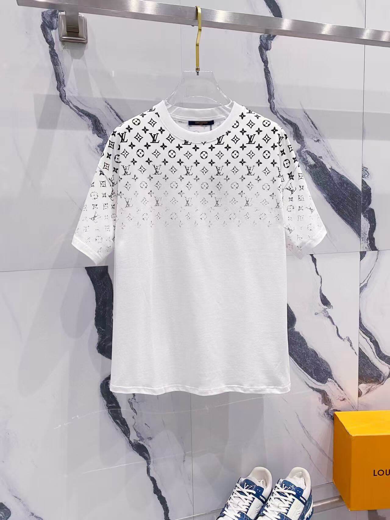 New Gradient Print T Shirt
