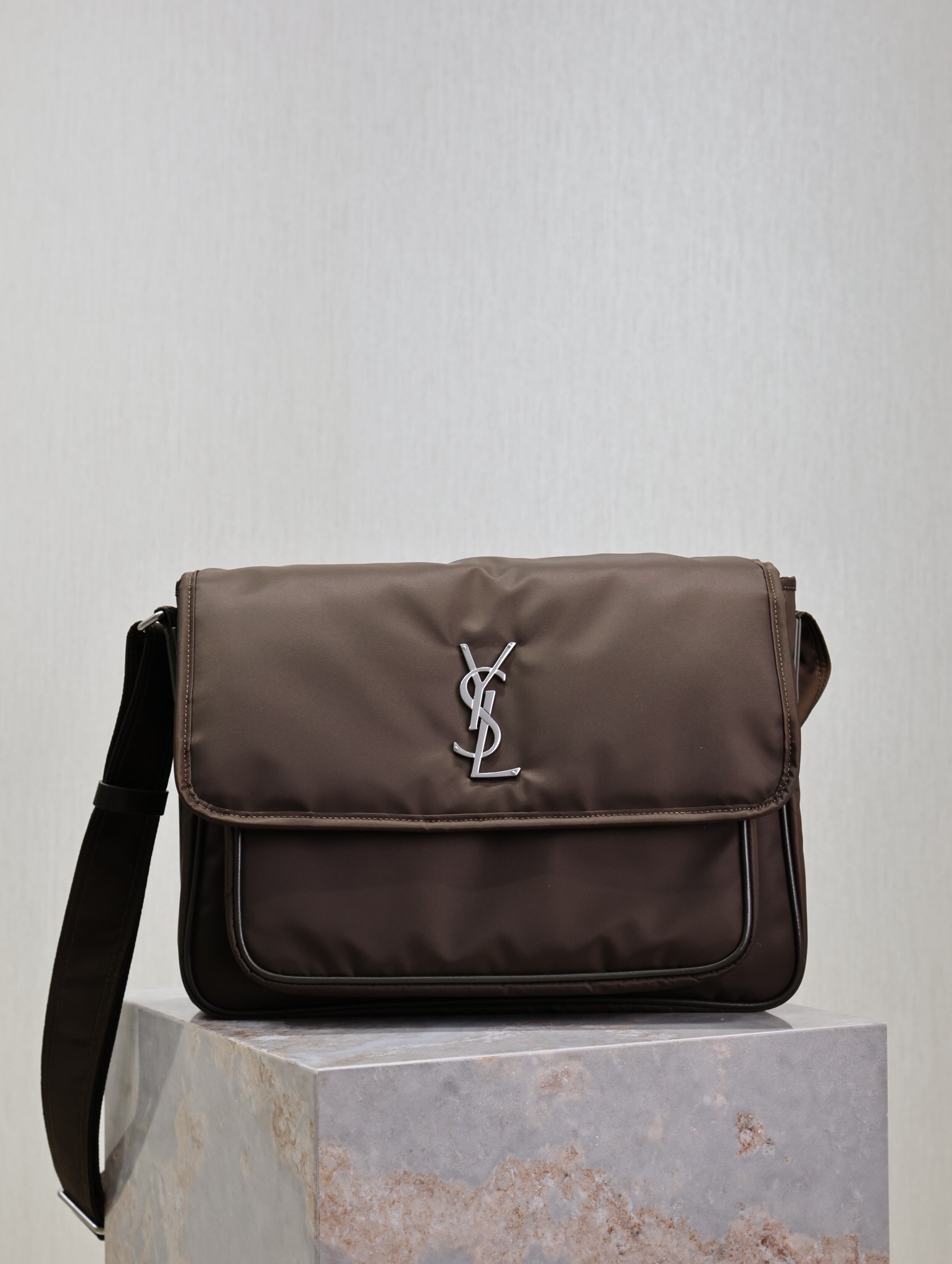 Niki messenger in canvas