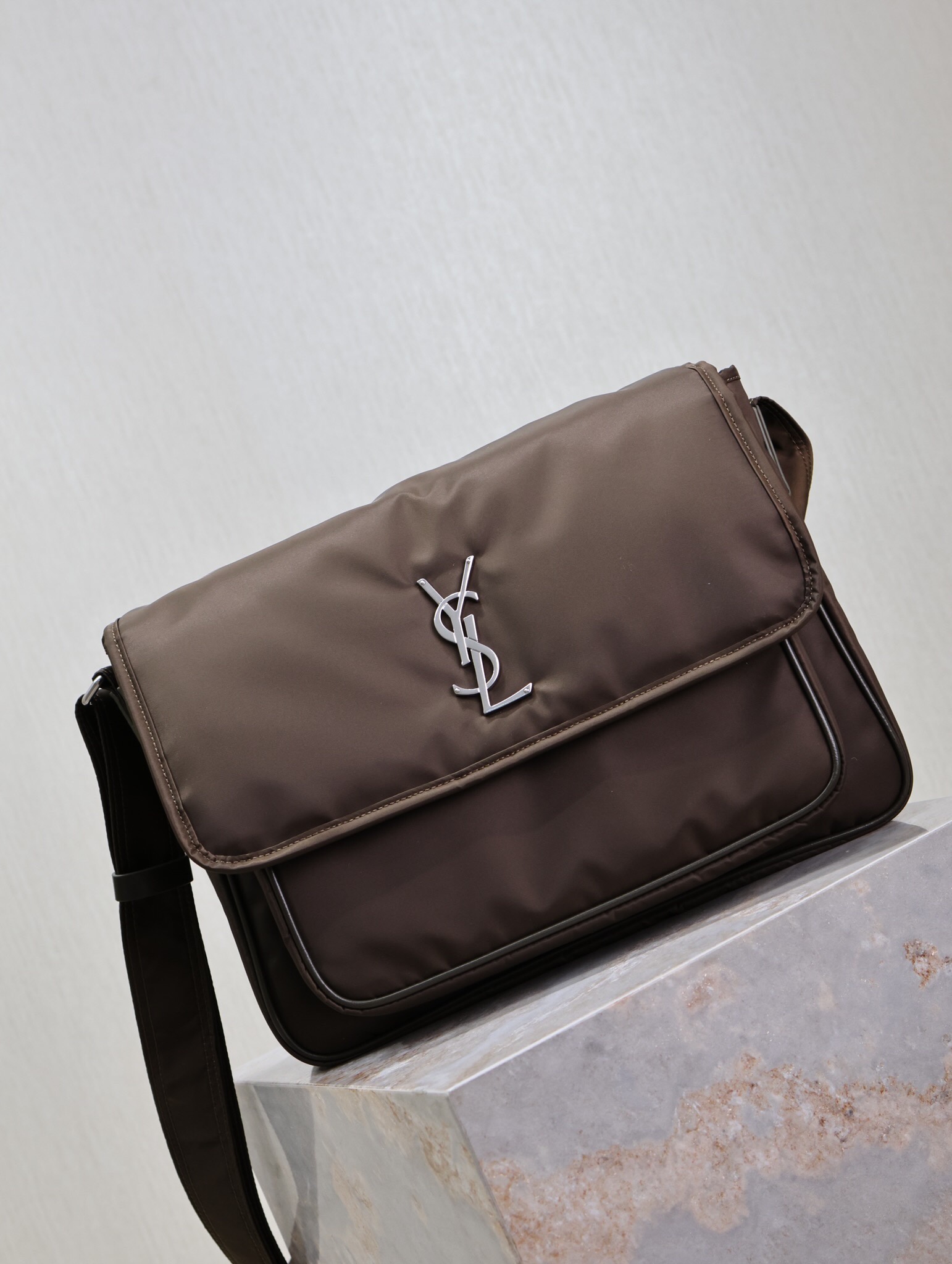 Niki messenger in canvas