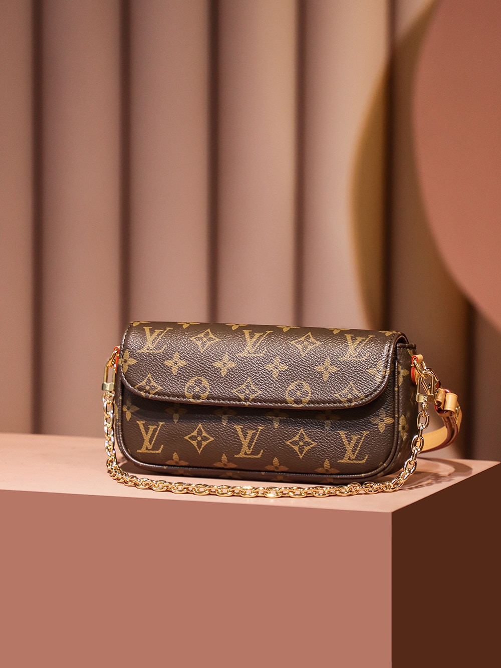 Louis Vuitton Ivy Bag