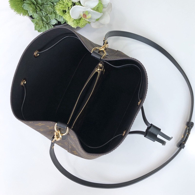 Louis Vuitton Néonoé Bag