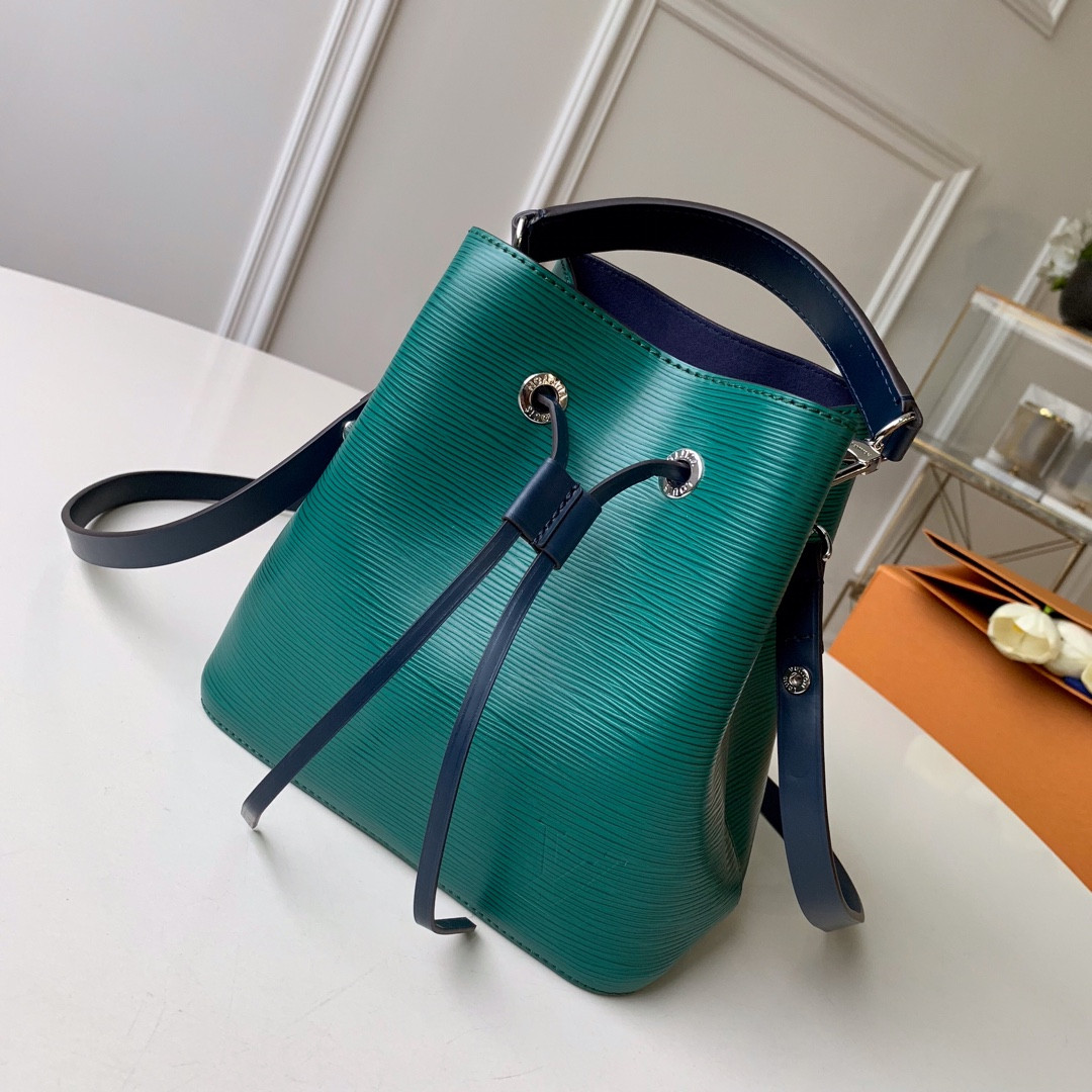 Louis Vuitton Néonoé Bag