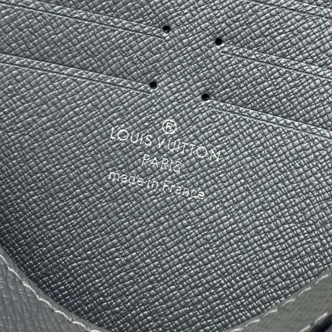Louis Vuitton Pochette Voyage Bag