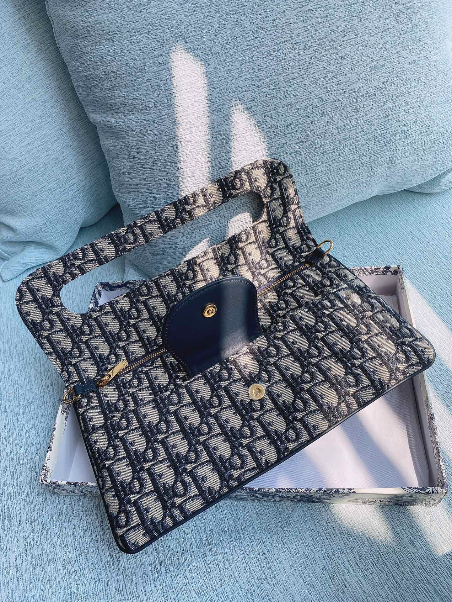 Dior Mini Travel Vanity