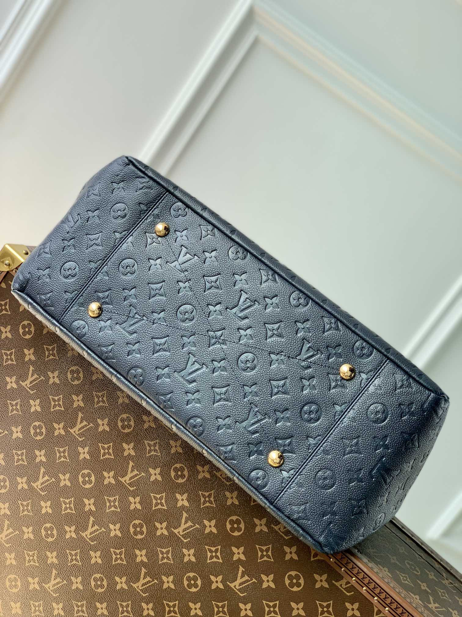 Louis Vuitton Artsy Bag