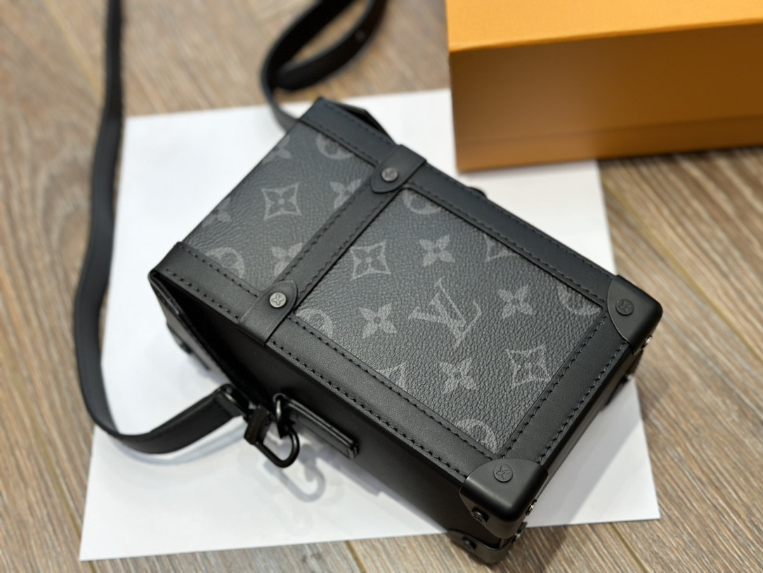 Lv Soft Trunk