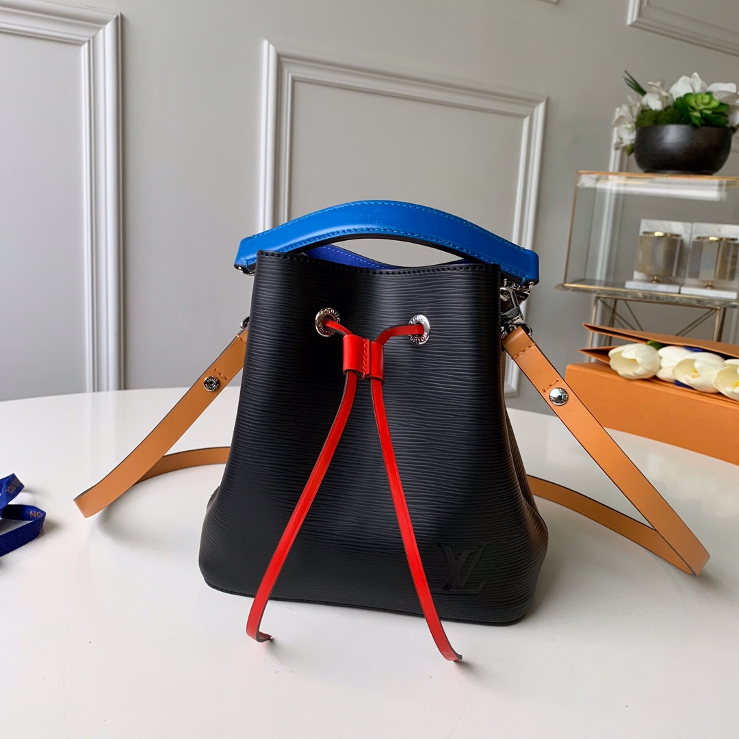 Louis Vuitton Néonoé Bag