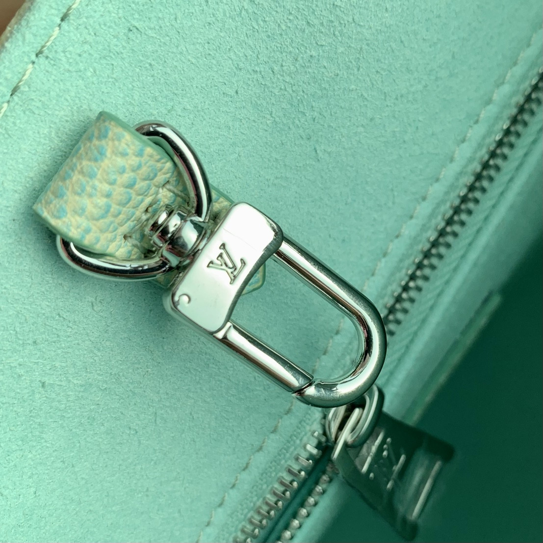 Louis Vuitton Onthego Bag
