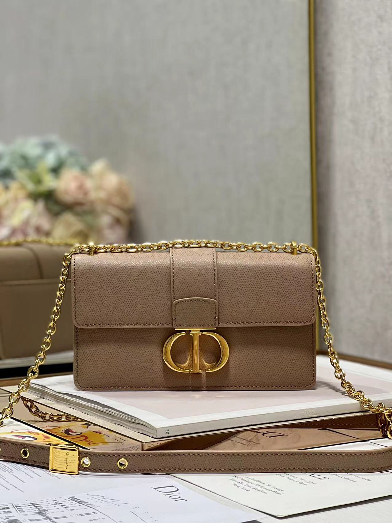 30 Montaigne East-west Bag With Chain