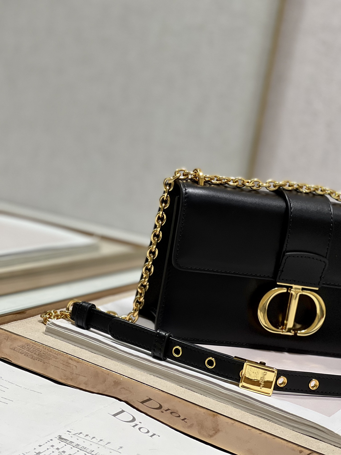 30 Montaigne East-west Bag With Chain