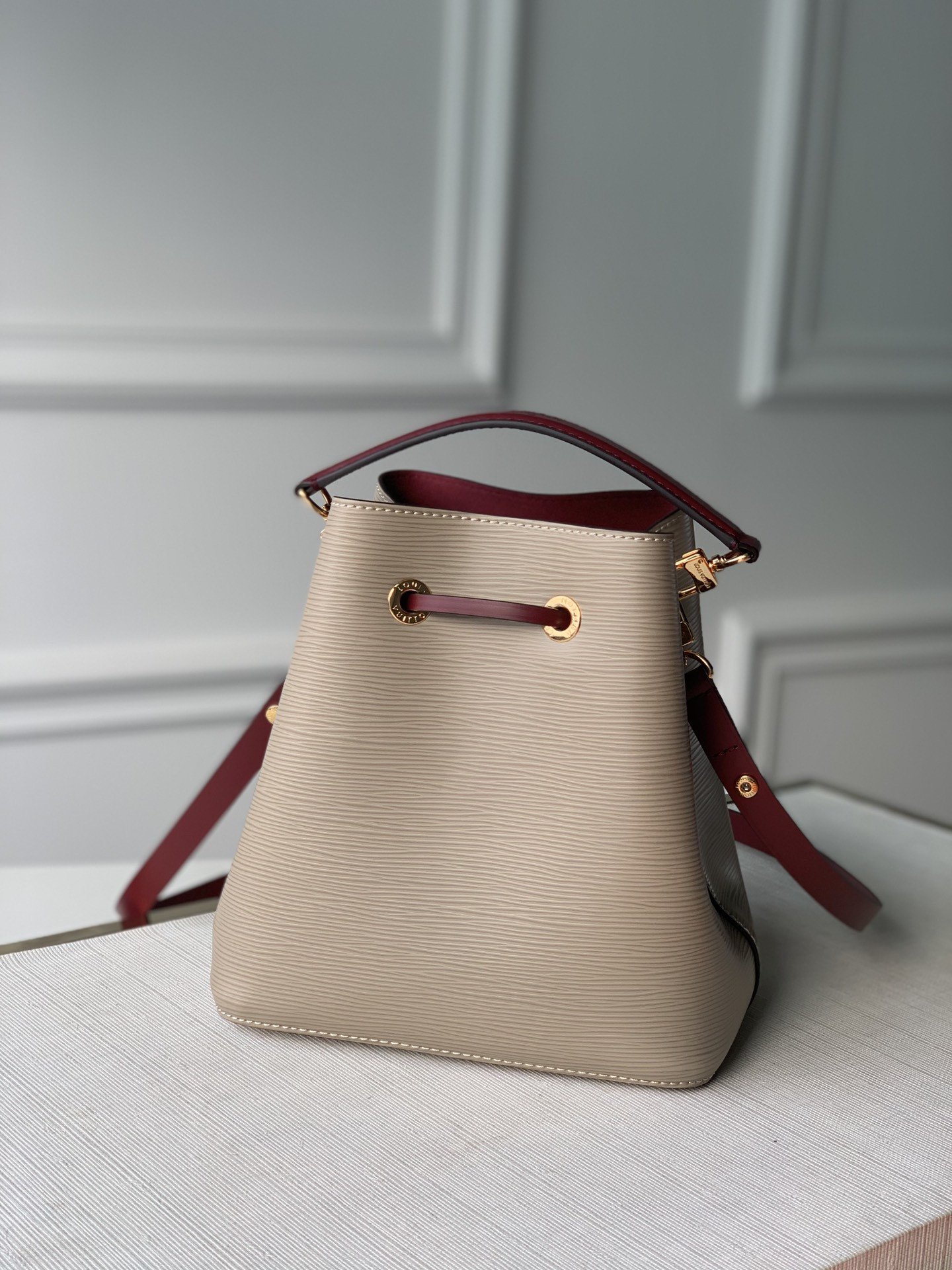 Louis Vuitton Néonoé Bag