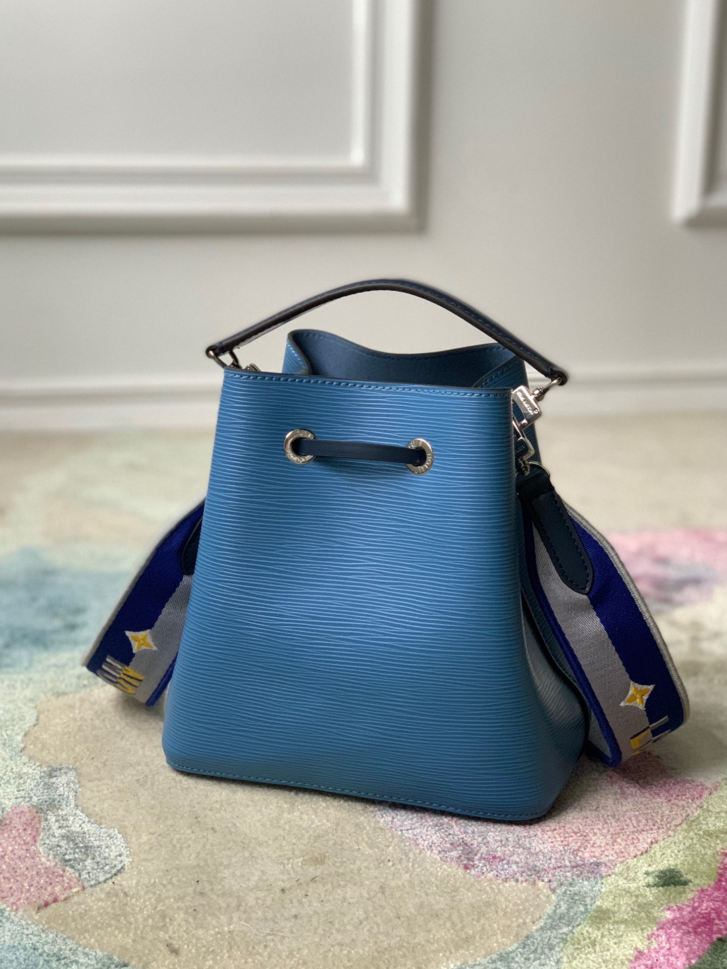 Louis Vuitton Néonoé Bag