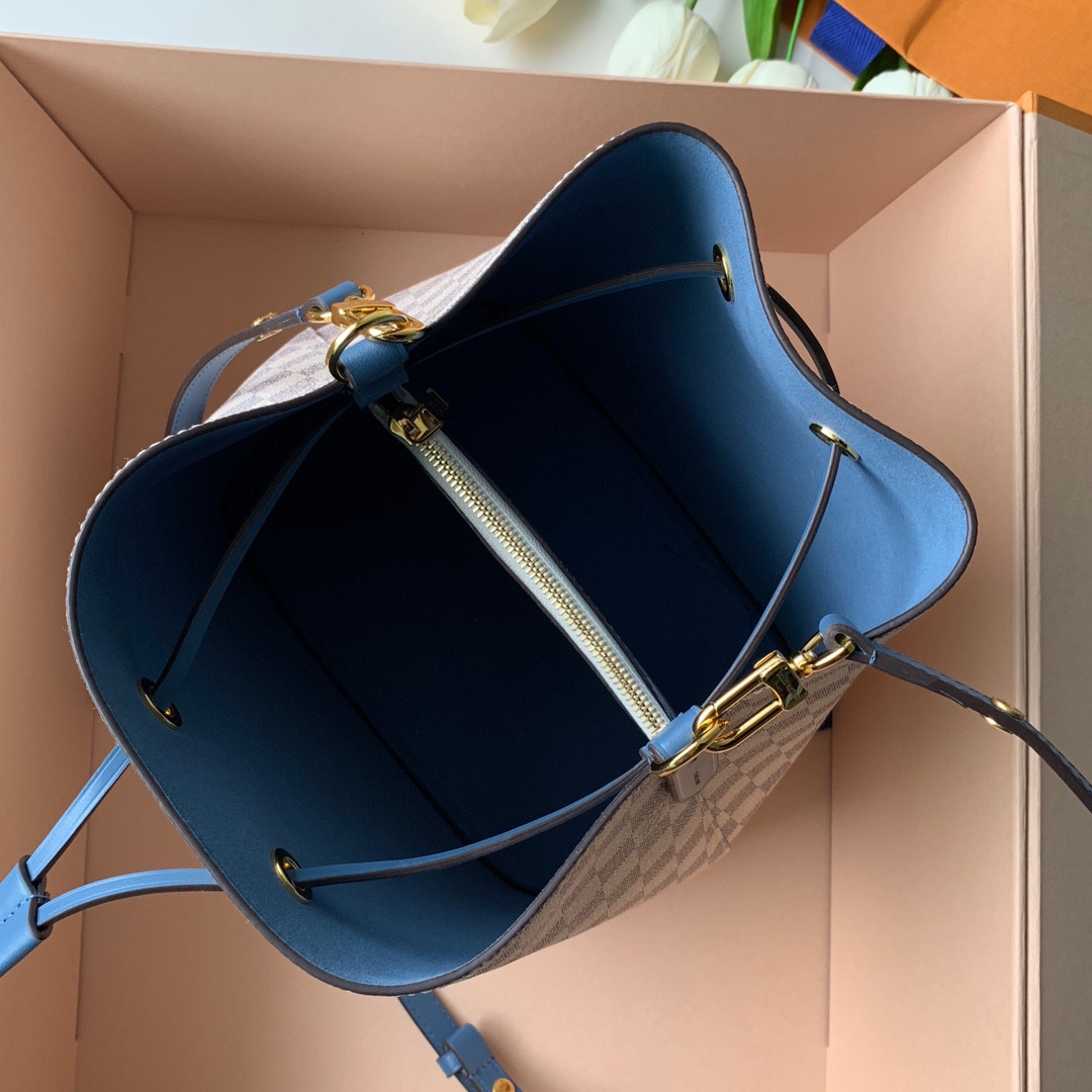 Louis Vuitton Néonoé Bag