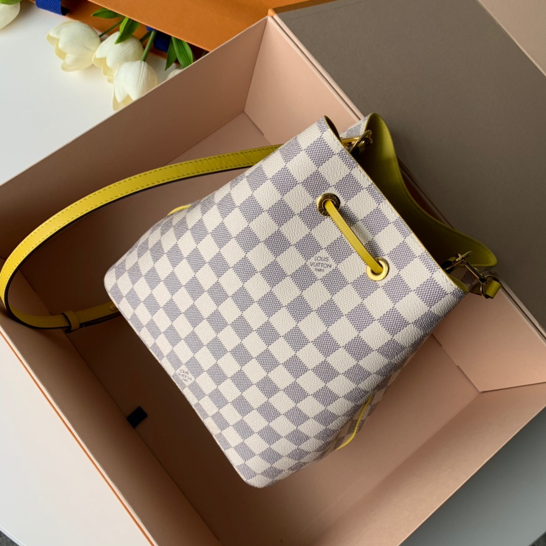 Louis Vuitton Néonoé Bag