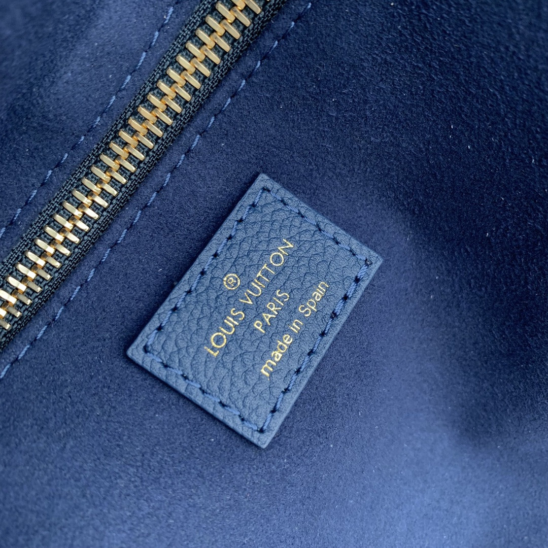 Louis Vuitton Neverfull Bag