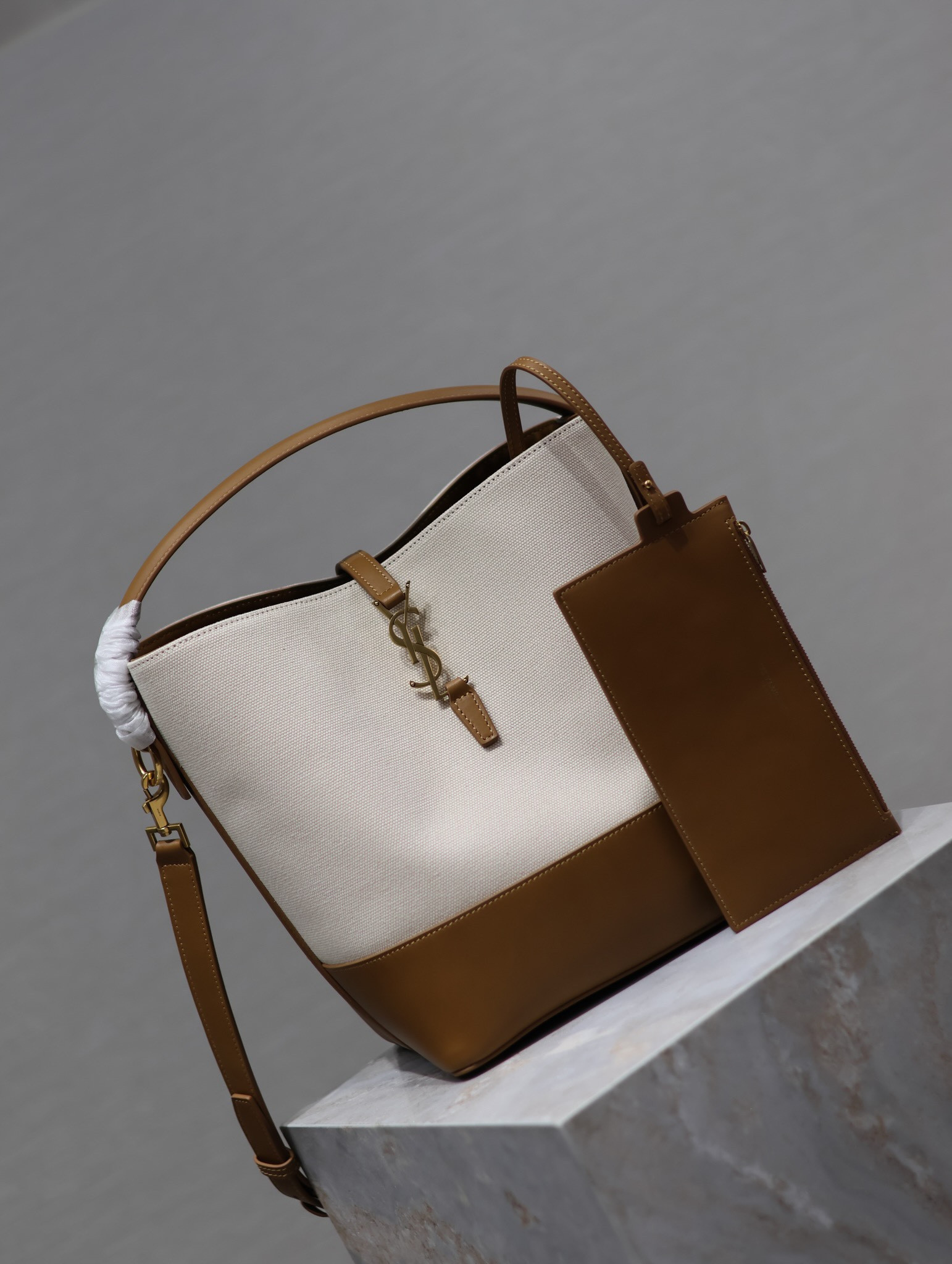Ysl Le 5à7 Bucket