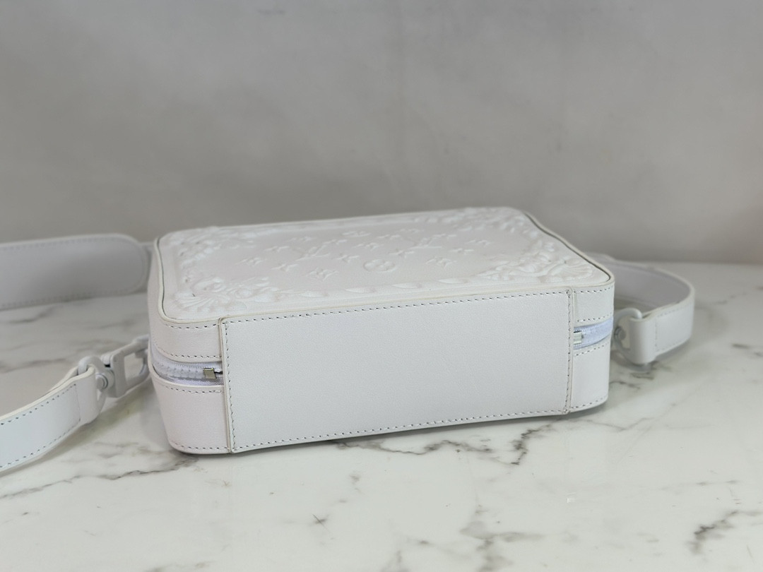 Lv Soft Trunk
