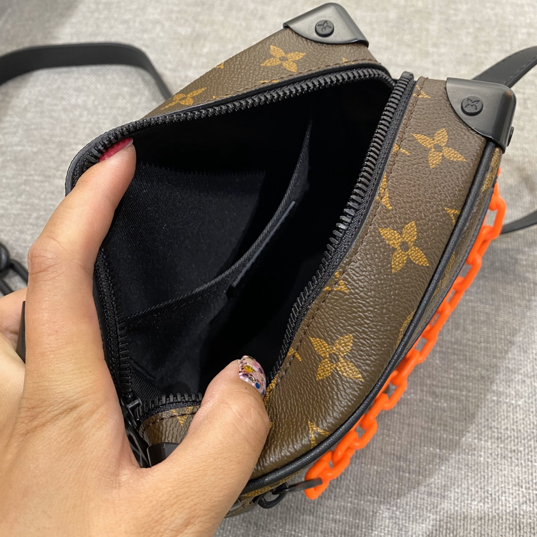 Lv Soft Trunk