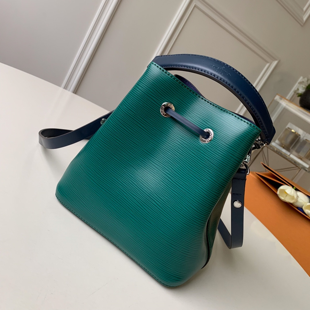 Louis Vuitton Néonoé Bag