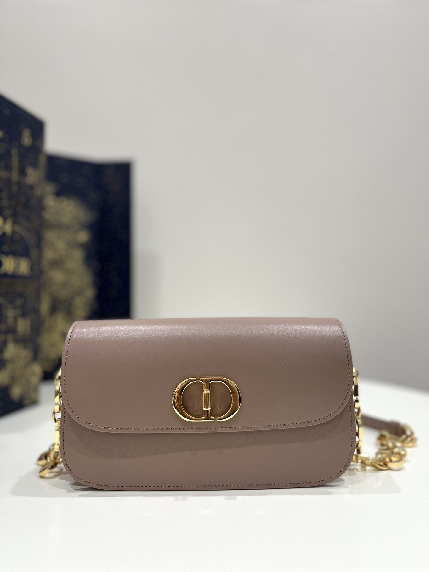 30 Montaigne Bag